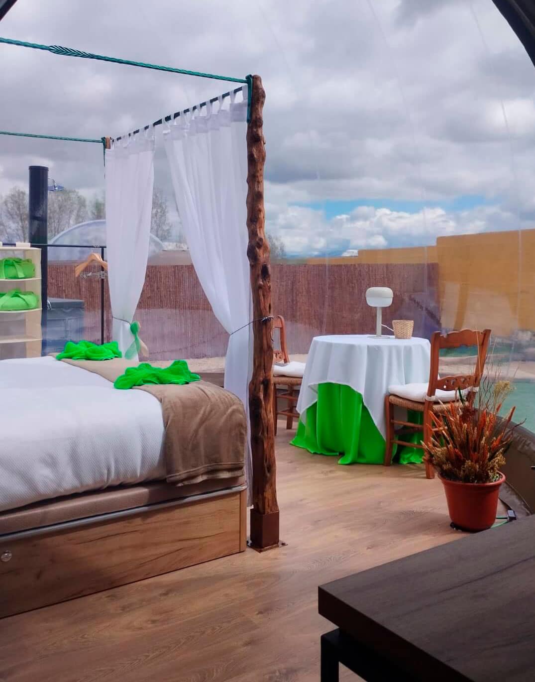 Suite burbuja de un hotel burbuja en Segovia, cerca de Madrid