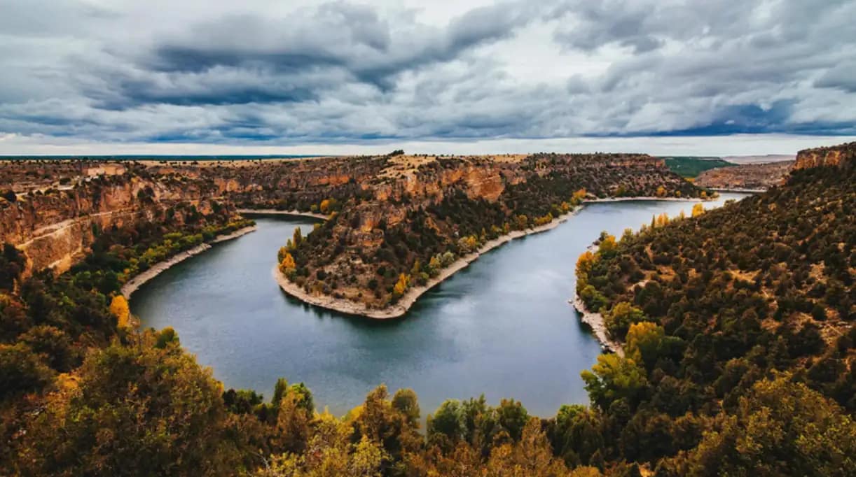 Experiencia en kayak durante una escapada romántica en Segovia