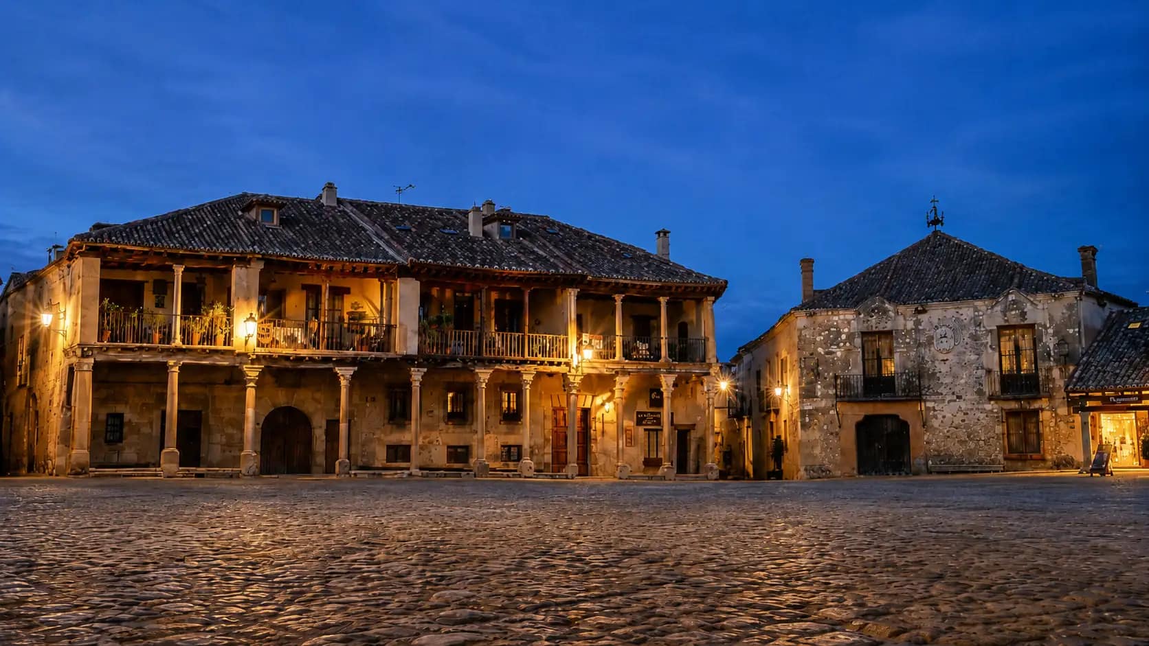 Paseo romántico por la villa medieval de Pedraza